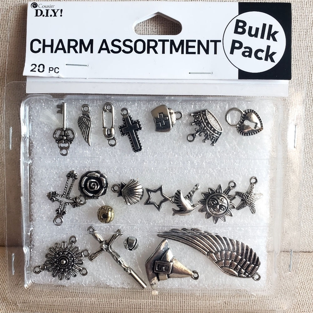 NEW 20 pc Beautiful Charms